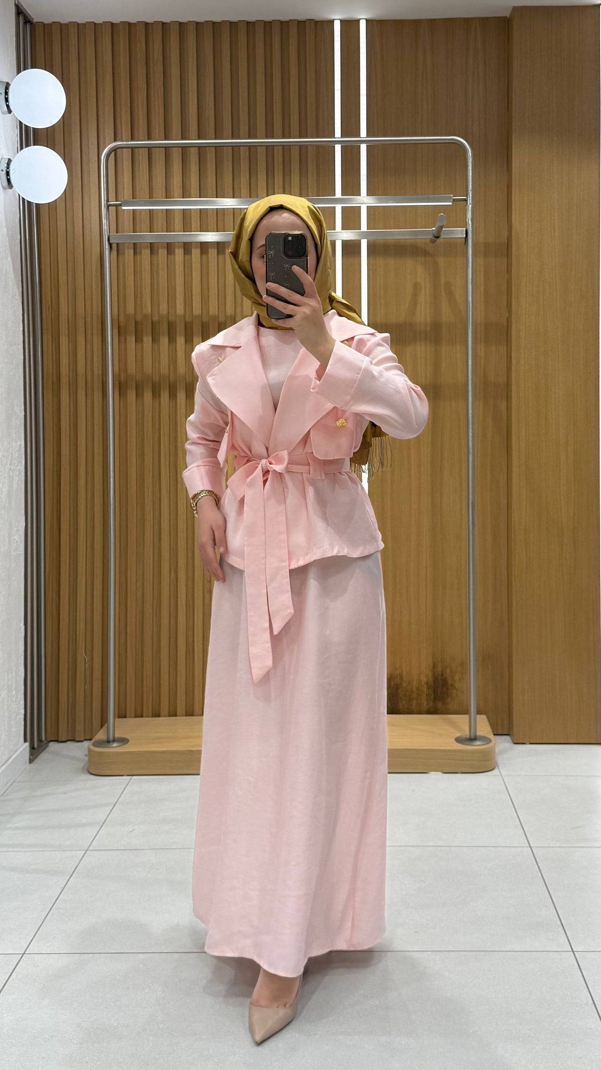 DRESS