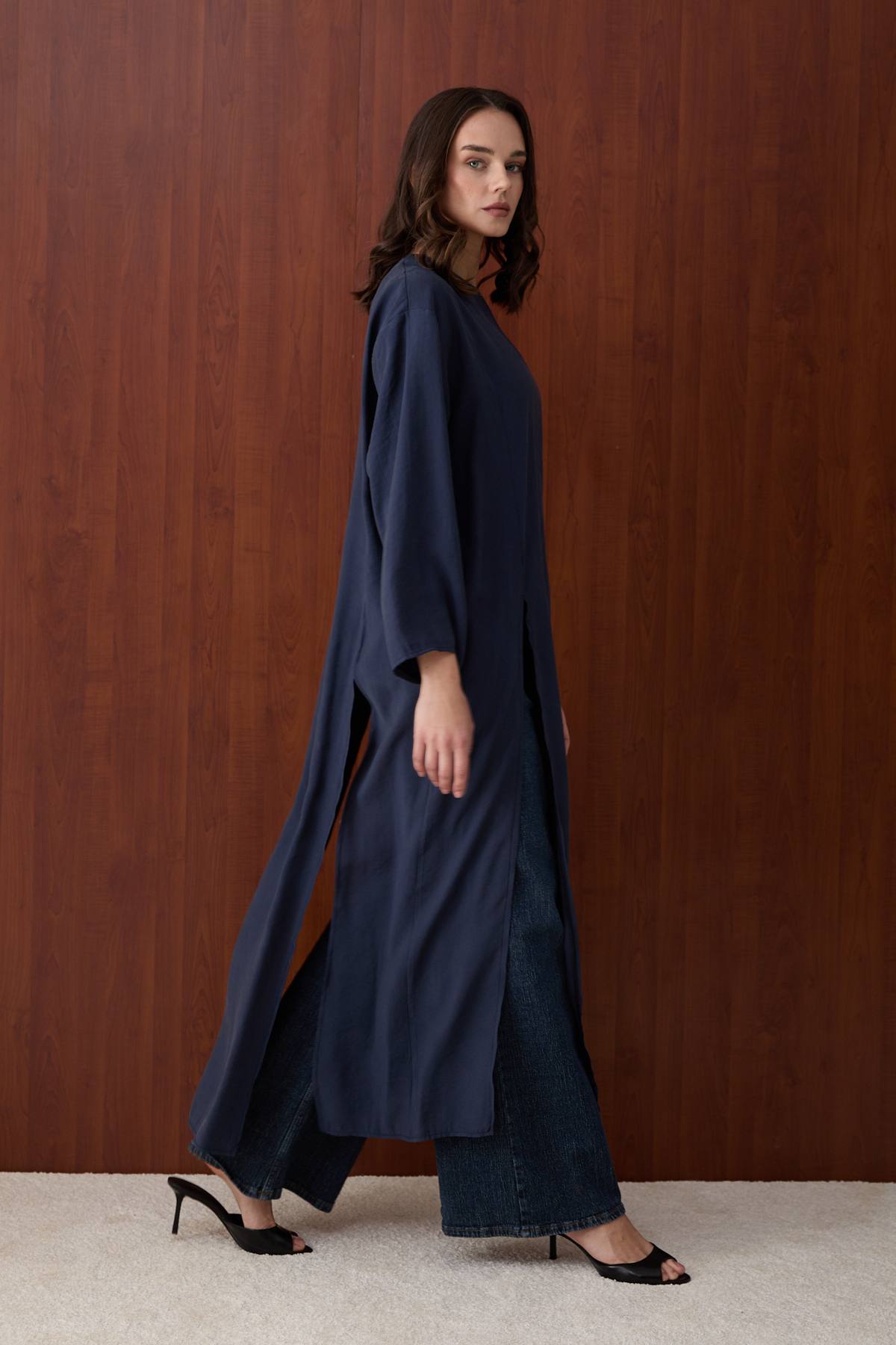 SLIT TUNIC