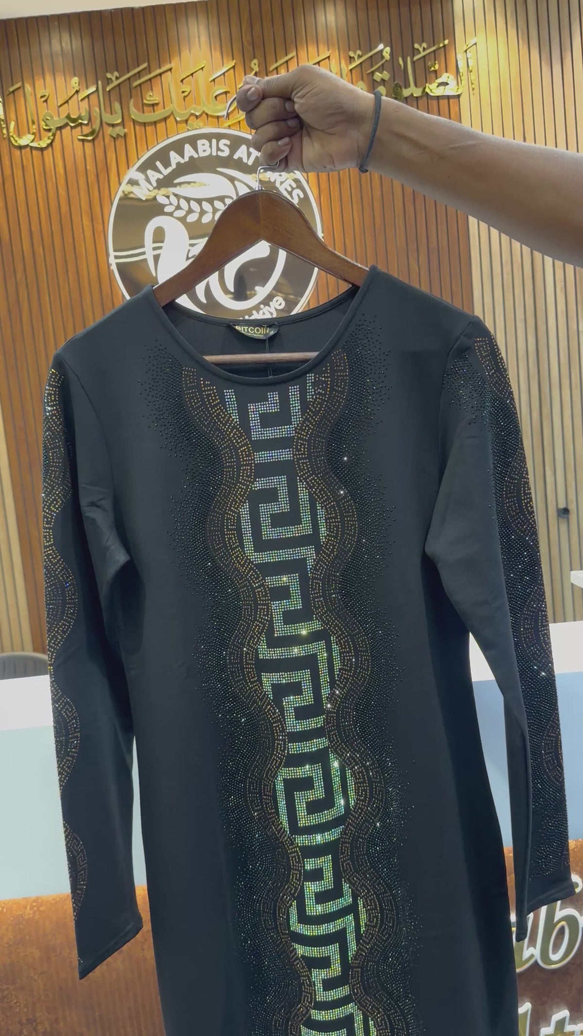 SLIM-FIT DRESS